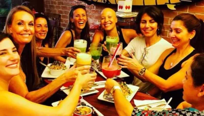 grupo-de-mulheres-em-encontro-sobre-cancer-e-saude-mental